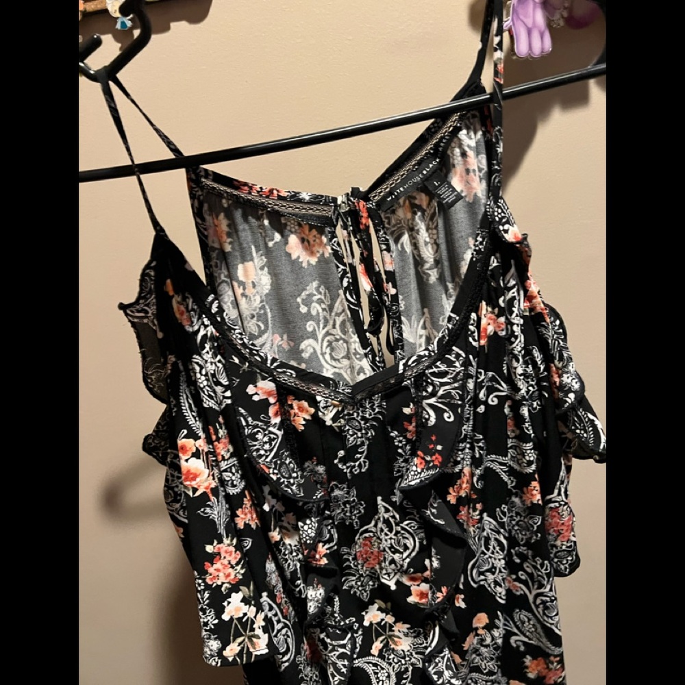 WHBM cold should short sleeve shirt with ruffles womens large